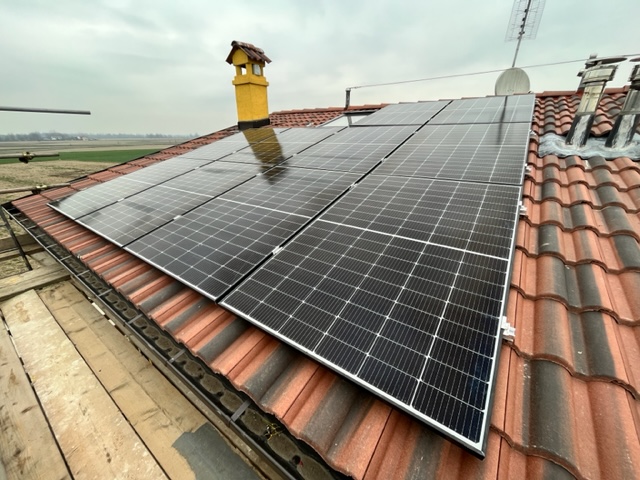 Posa di pannelli fotovoltaici